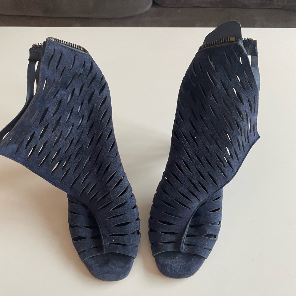 DVF, Diane, von Furstenberg, navy caged suede booties, size 7
